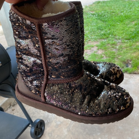 Women UGGS boots - Picture 12 of 13